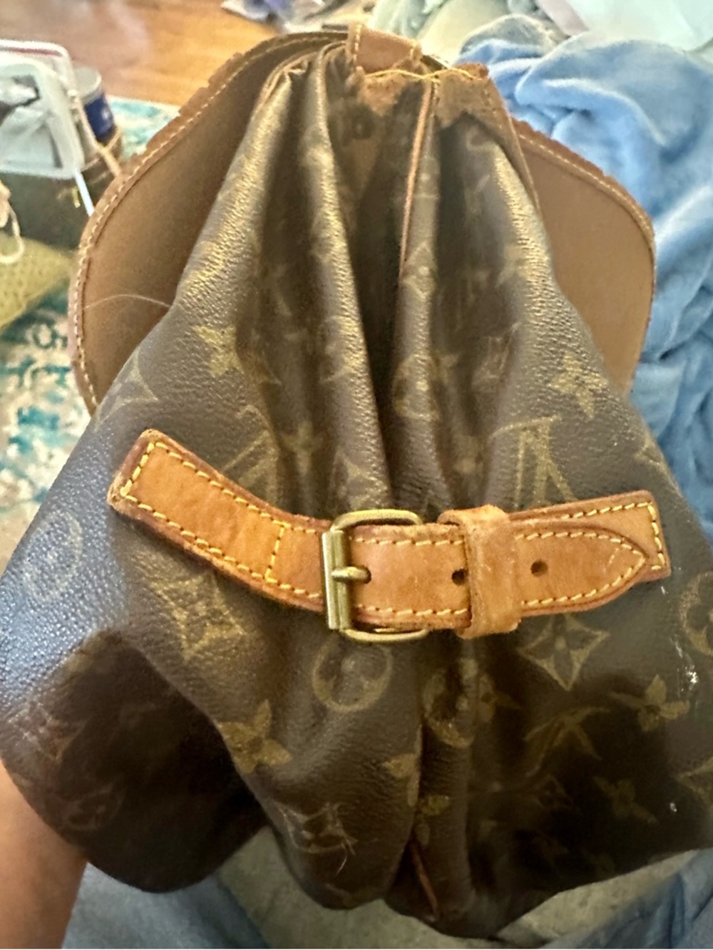 Well Loved! Louis Vuitton Brown Monogram Crossbody Messenger Bag - Samur 35 - Picture 7 of 9